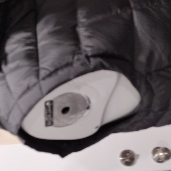 Spyder black zip hooded vest with pockets. Small - Picture 9 of 16